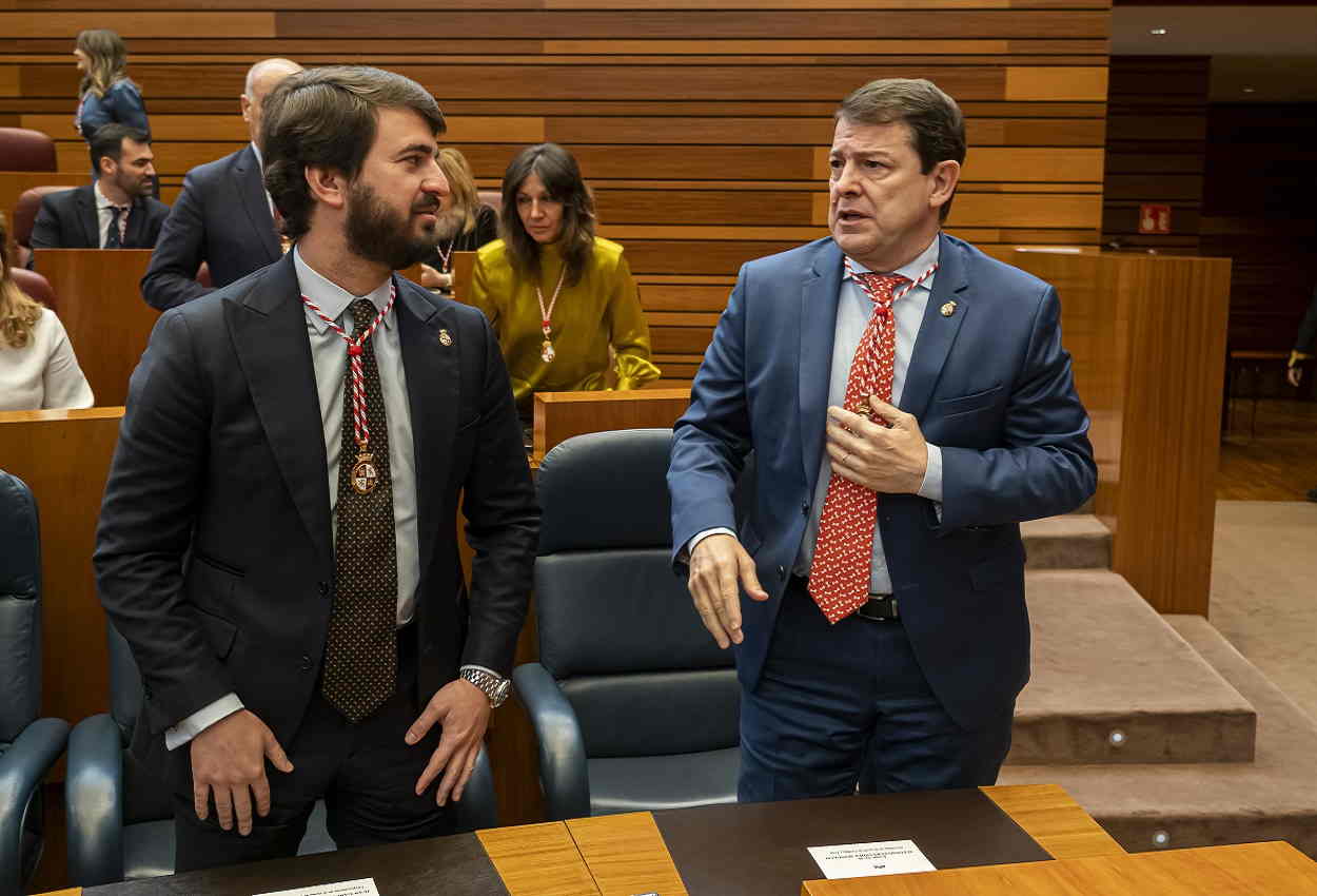 El vicepresidente de Castilla y León, Juan García Gallardo, y el presidente, Alfonso Fernández Mañueco. EP