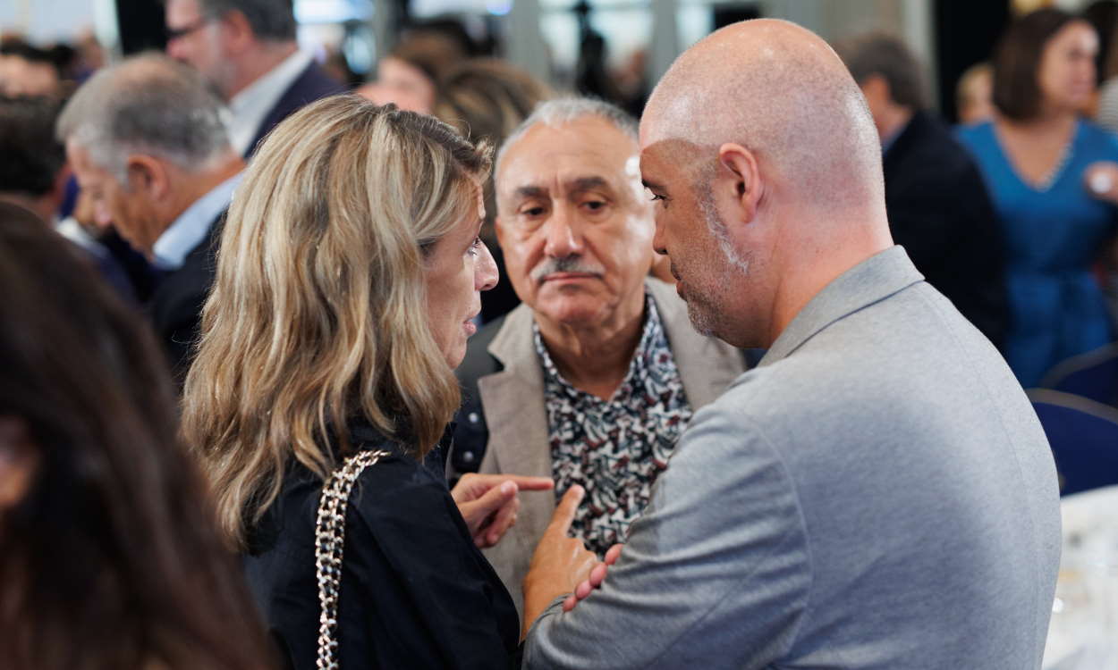 Yolanda Díaz y los sindicatos firman el acuerdo del Estatuto del Becario. EP.