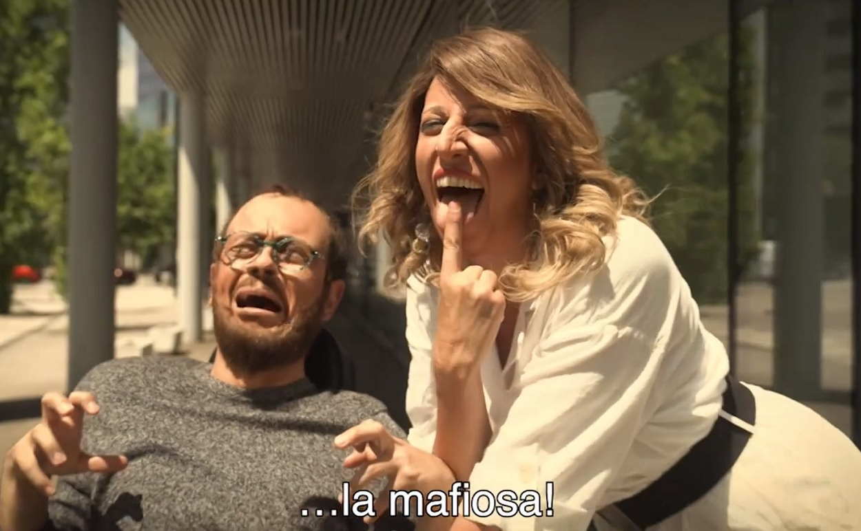 Parodia de Yolanda Díaz (Alba Florejachs) en 'Polònia'. TV3