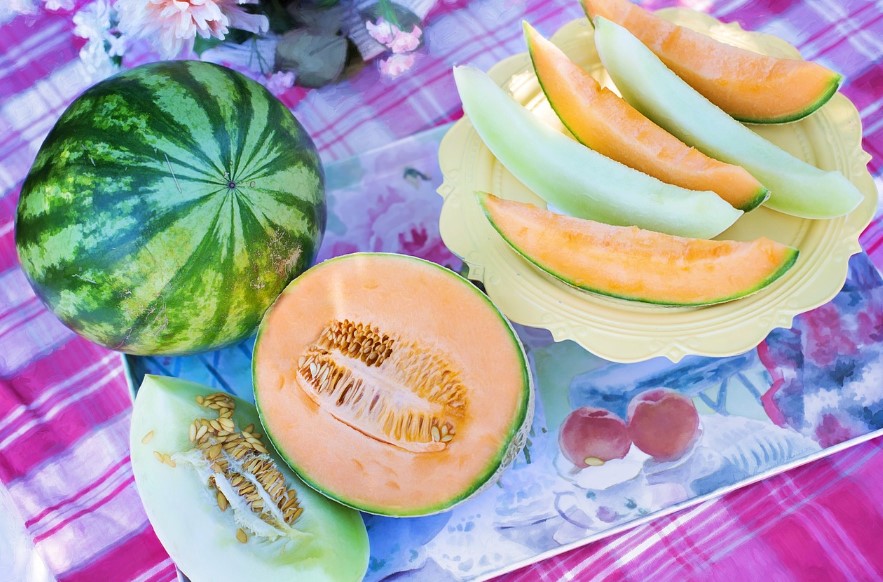 El melón es una de las frutas más saludables para comer en verano. Pixabay