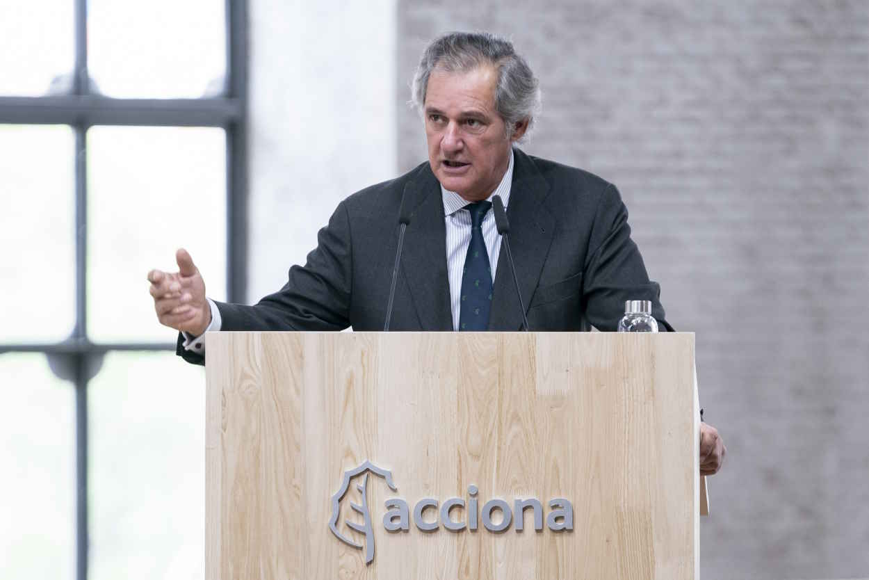 El presidente de Acciona, José Manuel Entrecanales, en la junta general de accionistas de 2022. EP