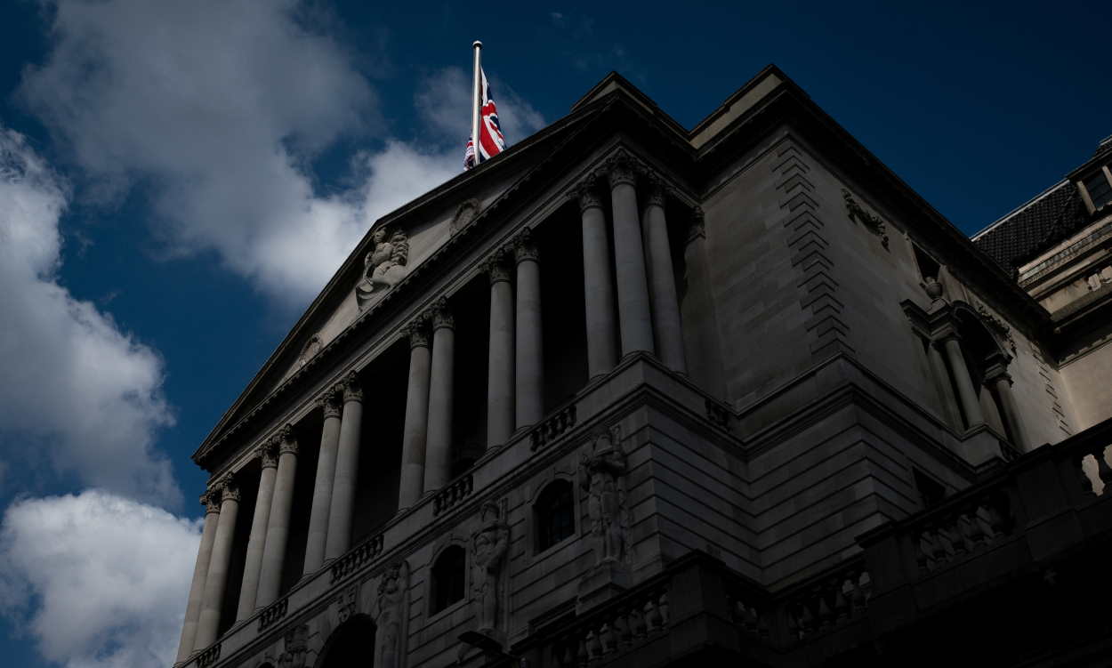 El Banco de Inglaterra sube los tipos en 50 puntos básicos y eleva e precio del dinero al 5%. EP.