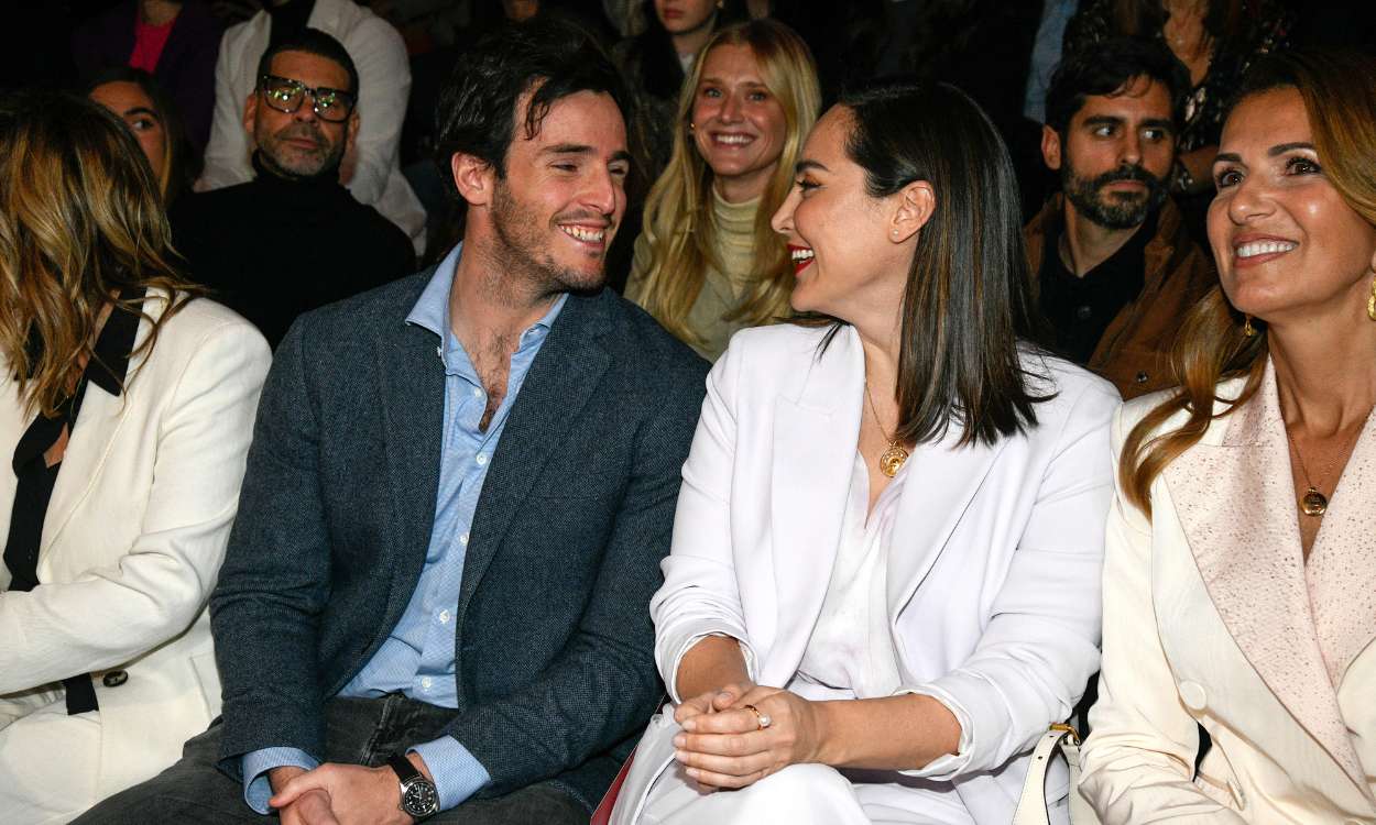 Tamara Falcó e Íñigo Onieva durante el desfile de la firma Pedro del Hierro en la Mercedes Benz Fashion Week Madrid. EP