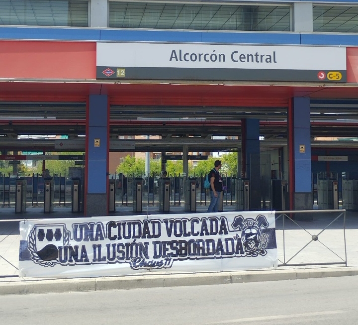 Una ciudad volcada Una ciudad volcada
