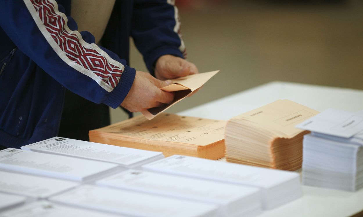 Si voto en blanco, nulo o me abstengo ¿a quién beneficia?. EP