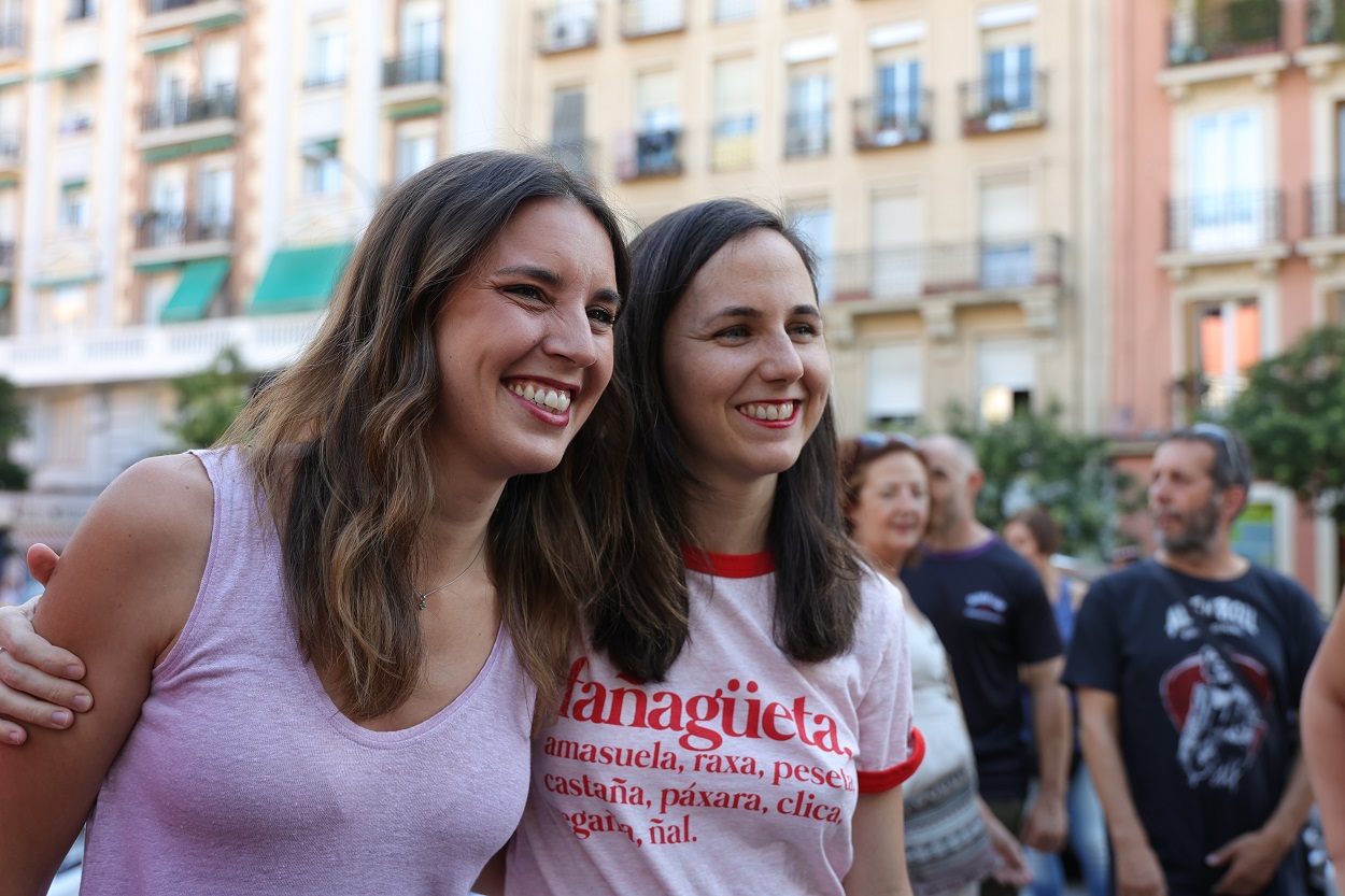 La ministra de Igualdad, Irene Montero y la ministra de Derechos Sociales y Agenda 2030 y secretaria general de Unidas Podemos, Ione Belarra. EP