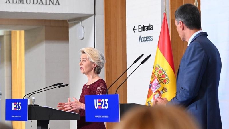 Von der Leyen con Sánchez en Madrid. Twitter