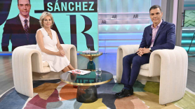 El presidente del Gobierno, Pedro Sánchez, antes de su entrevista con Ana Rosa Quintana en Telecinco. Mediaset.