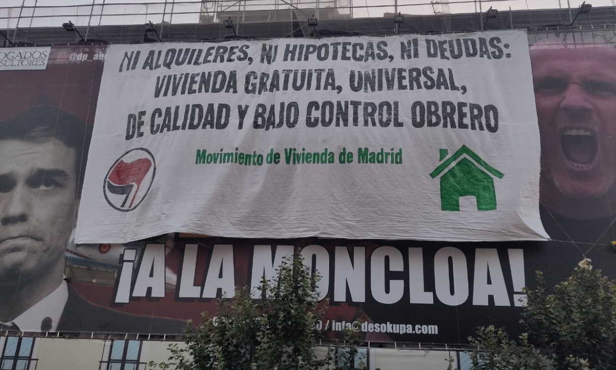 Acción contra la lona de Desokupa. Fotografía tomada por los movimientos sociales.