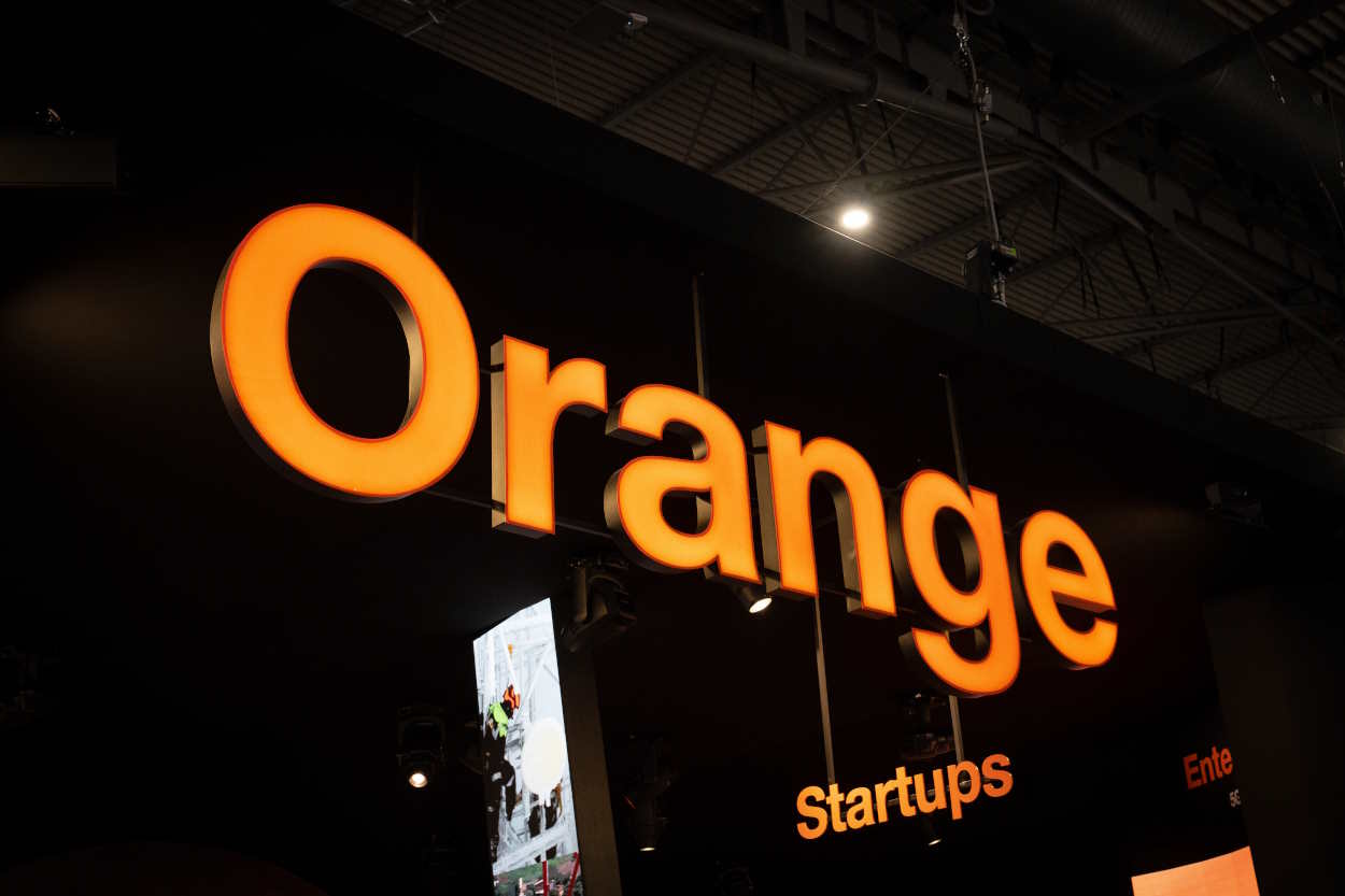 Stand de Orange en el Mobile World Congress (MWC) 2023. EP