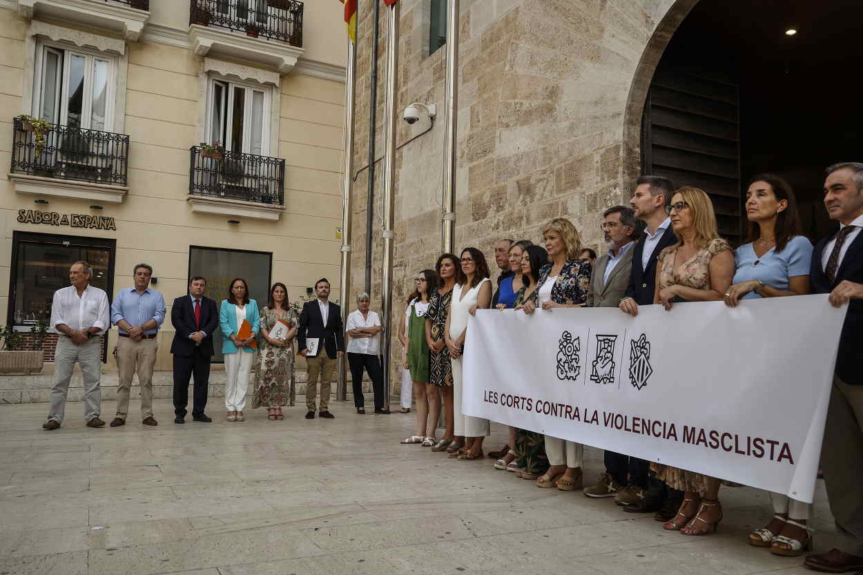 Vox se ausentó de la pancarta contra la violencia machista para condenar el crimen de Antella en Les Corts. EP