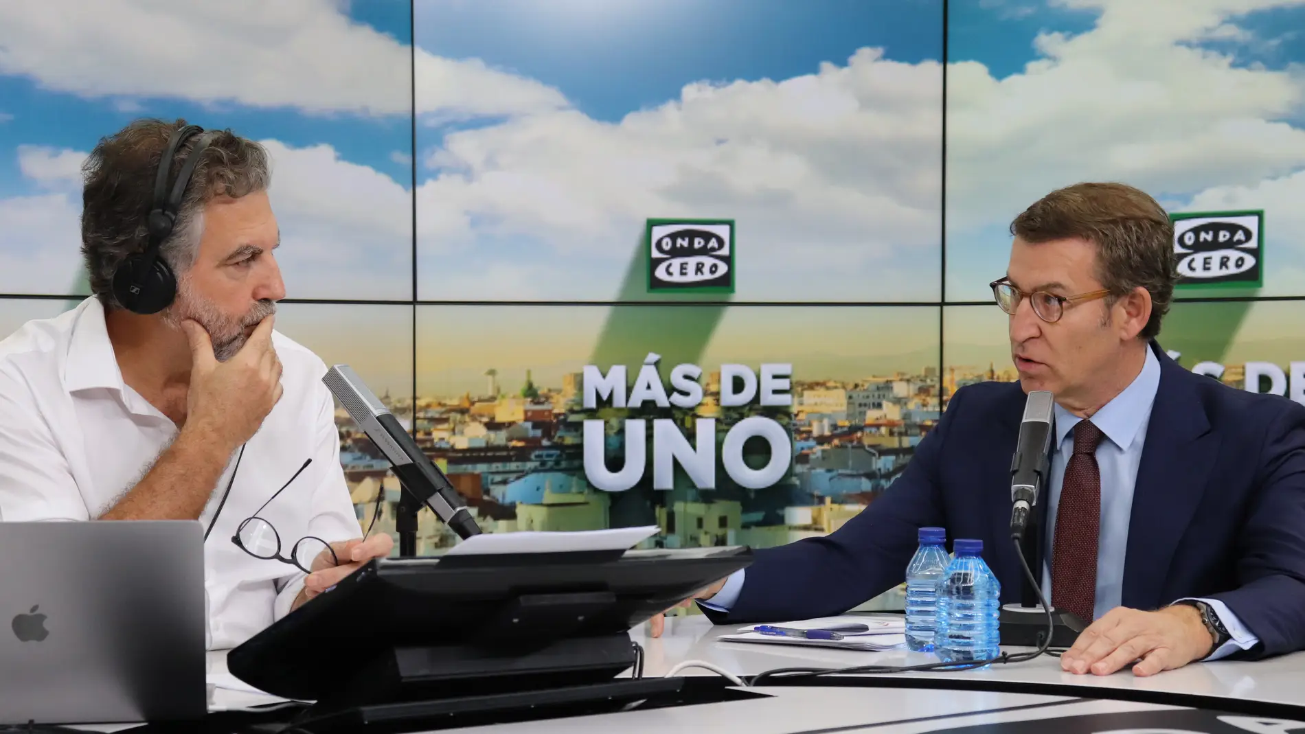 Alberto Núñez Feijóo y Carlos Alsina, en Onda Cero. EP 