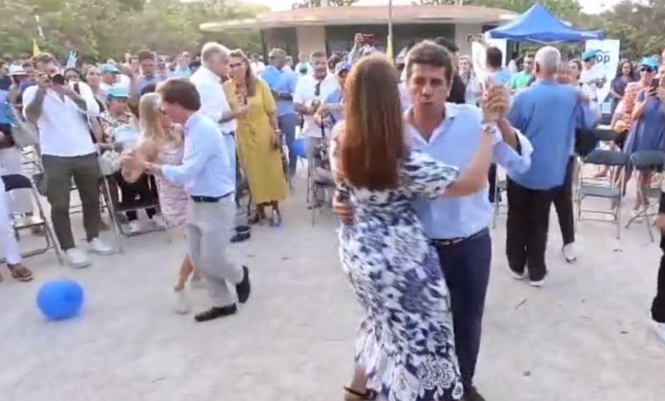 El alcalde de Madrid, José Luis Martínez Almeida, y el president de la Generalitat valenciana, Carlos Mazón, bailan bachata. Levante.