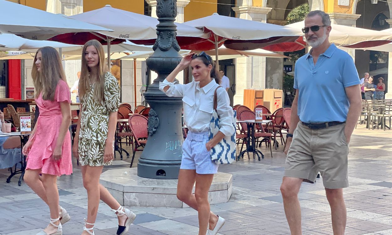 La Familia Real paseando por las calles de Mallorca el verano pasado
