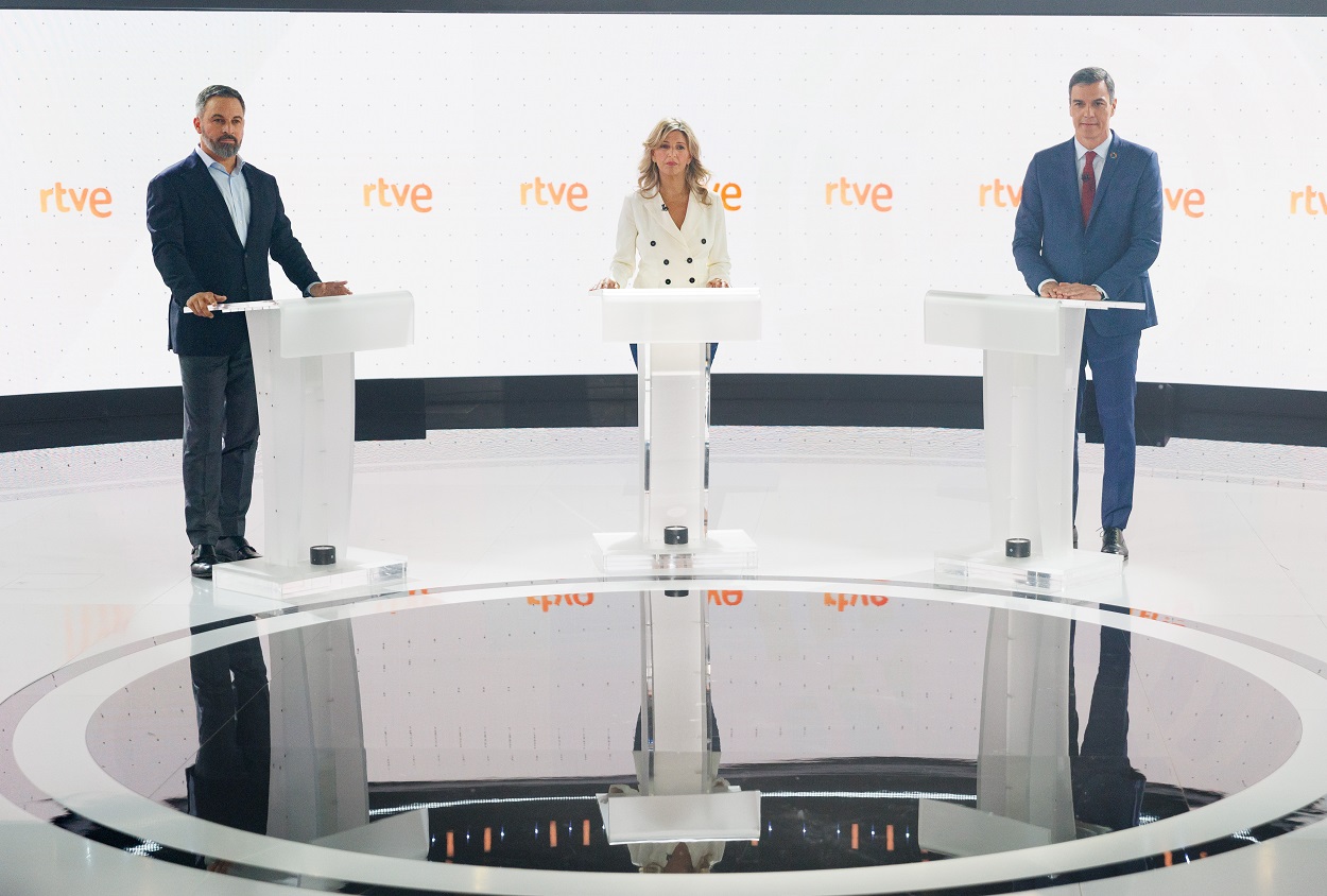 Santiago Abascal, Yolanda Díaz y Pedro Sánchez en el plató del debate de RTVE. EP / Eduardo Parra.