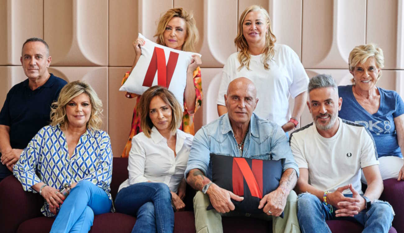 Los colaboradores de Sálvame en la foto promocional de Netflix