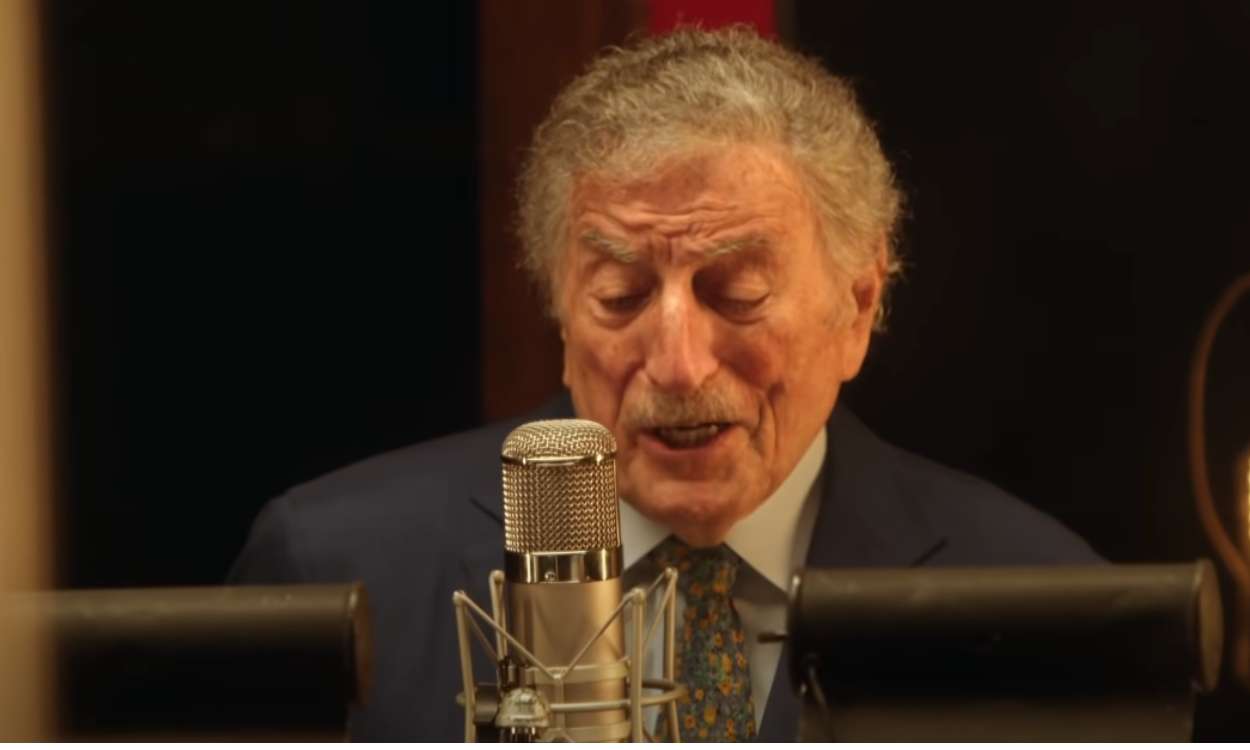 El cantante Tony Bennett en el videoclip de 'I Get A Kick Out Of You'