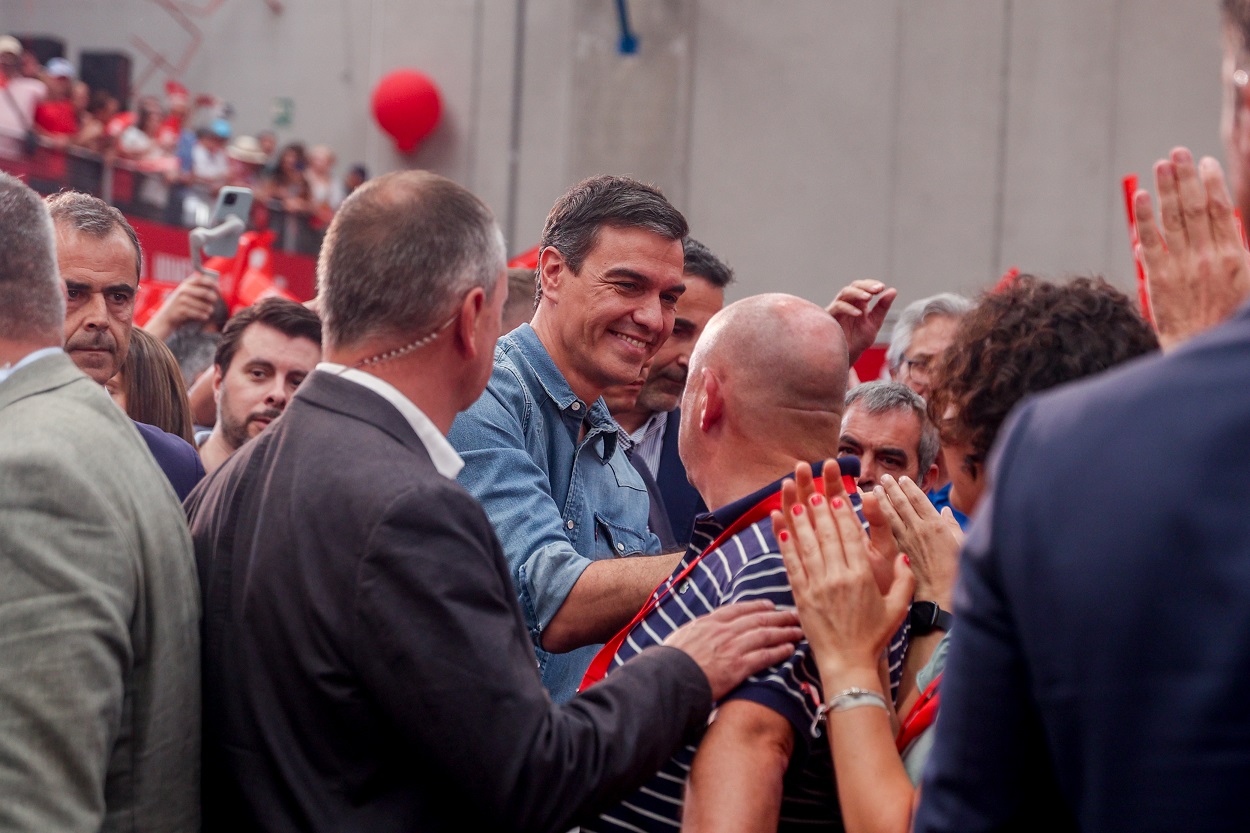 El secretario general del PSOE y presidente del Gobierno, Pedro Sánchez, en el cierre de campaña en Getafe. EP