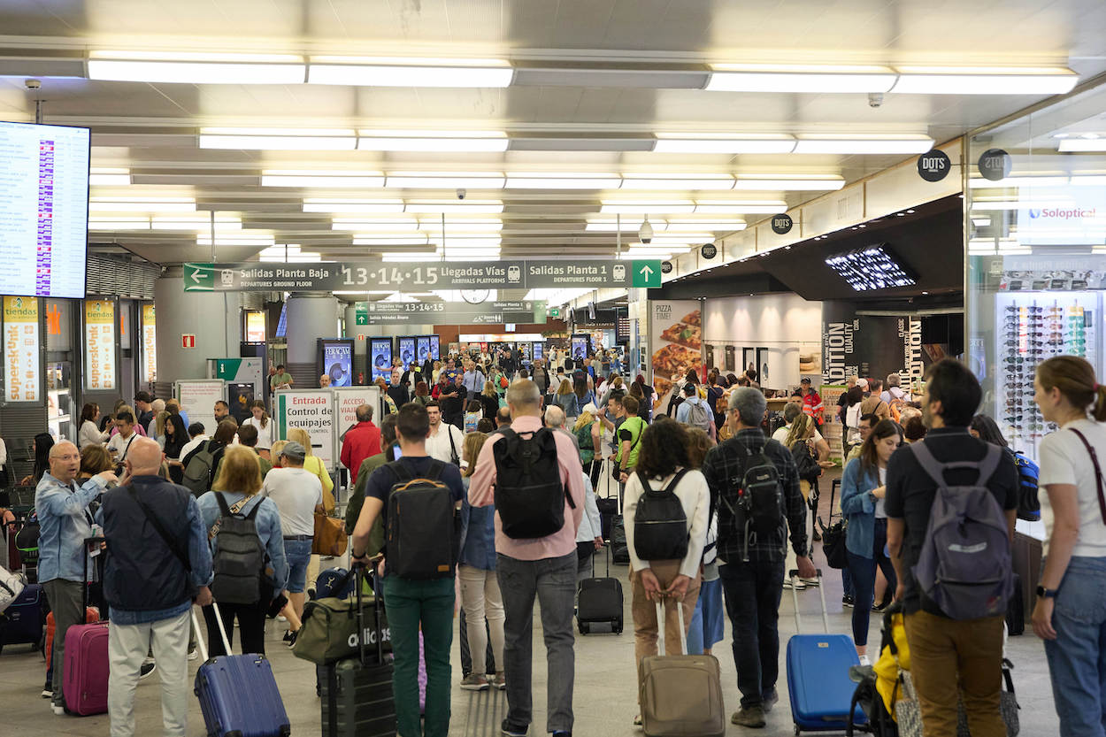 Se reanuda la circulación de trenes en Valencia. EP