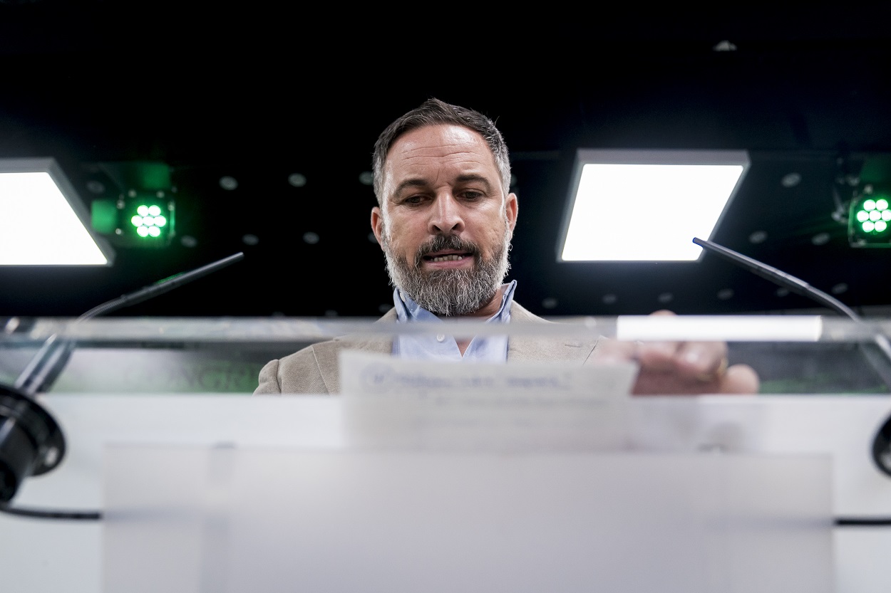 El candidato de Vox a la Presidencia del Gobierno de España, Santiago Abascal, durante la jornada electoral de este domingo 23 de julio. A. Pérez Meca / Europa Press.