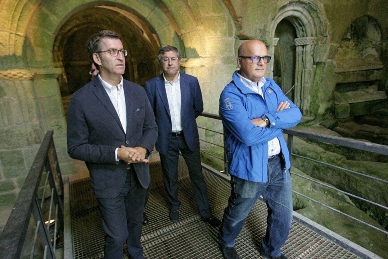 Imagen de archivo de Feijóo y Baltar en una visita al monasterio de San Pedro de Rocas (Foto: Europa Press/Archivo).