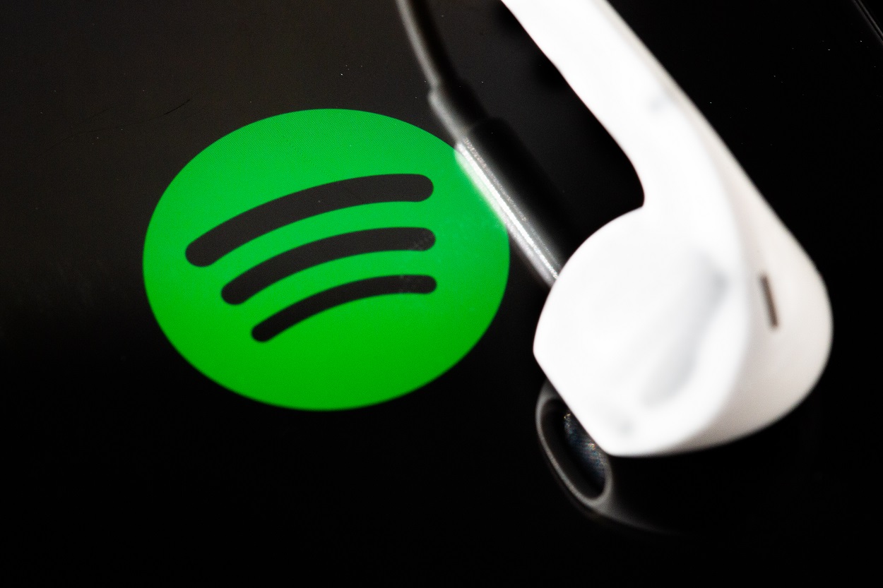 Spotify registra pérdidas en Bolsa tras subir precios. EP