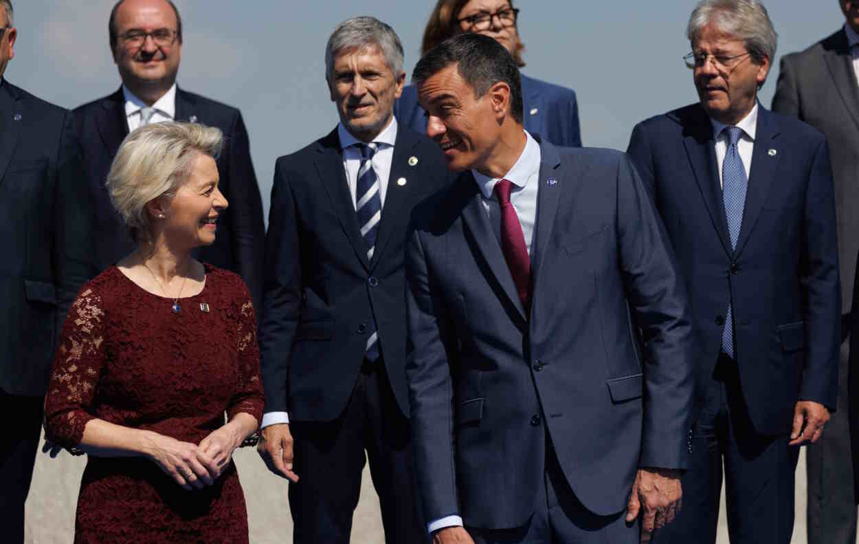 La presidenta de la Comisión Europea, Ursula Von der Leyen, y el presidente del Gobierno, Pedro Sánchez. EP
