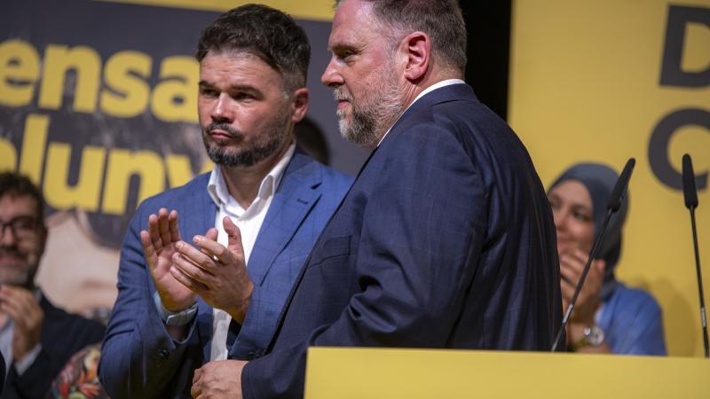 Gabriel Rufián (izquierda) y Oriol Junqueras, en una imagen de archivo. EP