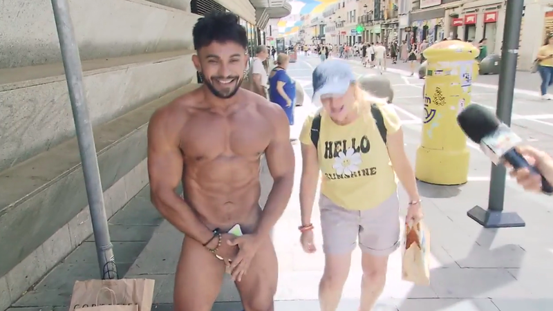 Jaime, transeunte anónimo que se desnuda en 'El Programa del Verano' de Telecinco Jaime, transeunte anónimo que se desnuda en 'El Programa del Verano' de Telecinco