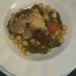 Garbanzos con acelgas y panceta y empanadillas al gusto