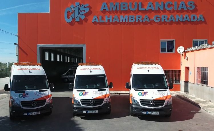 Imagen de furgonetas de Ambulancias Alhambra. Foto del grupo SSG