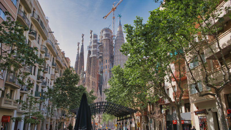 Imagen de la Sagrada Familia de Barcelona, fotografía de Yu en Unsplash