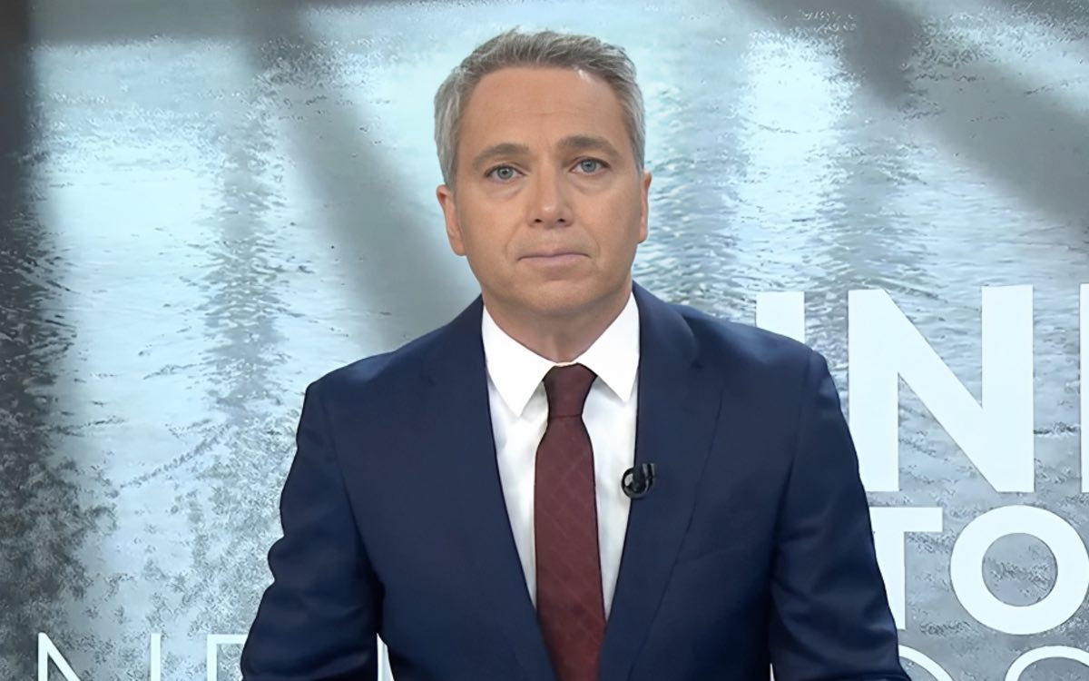 Vicente Vallés se pronuncia sobre los ataques sobre los que le califican como azote de Pedro Sánchez. Atresmedia Televisión