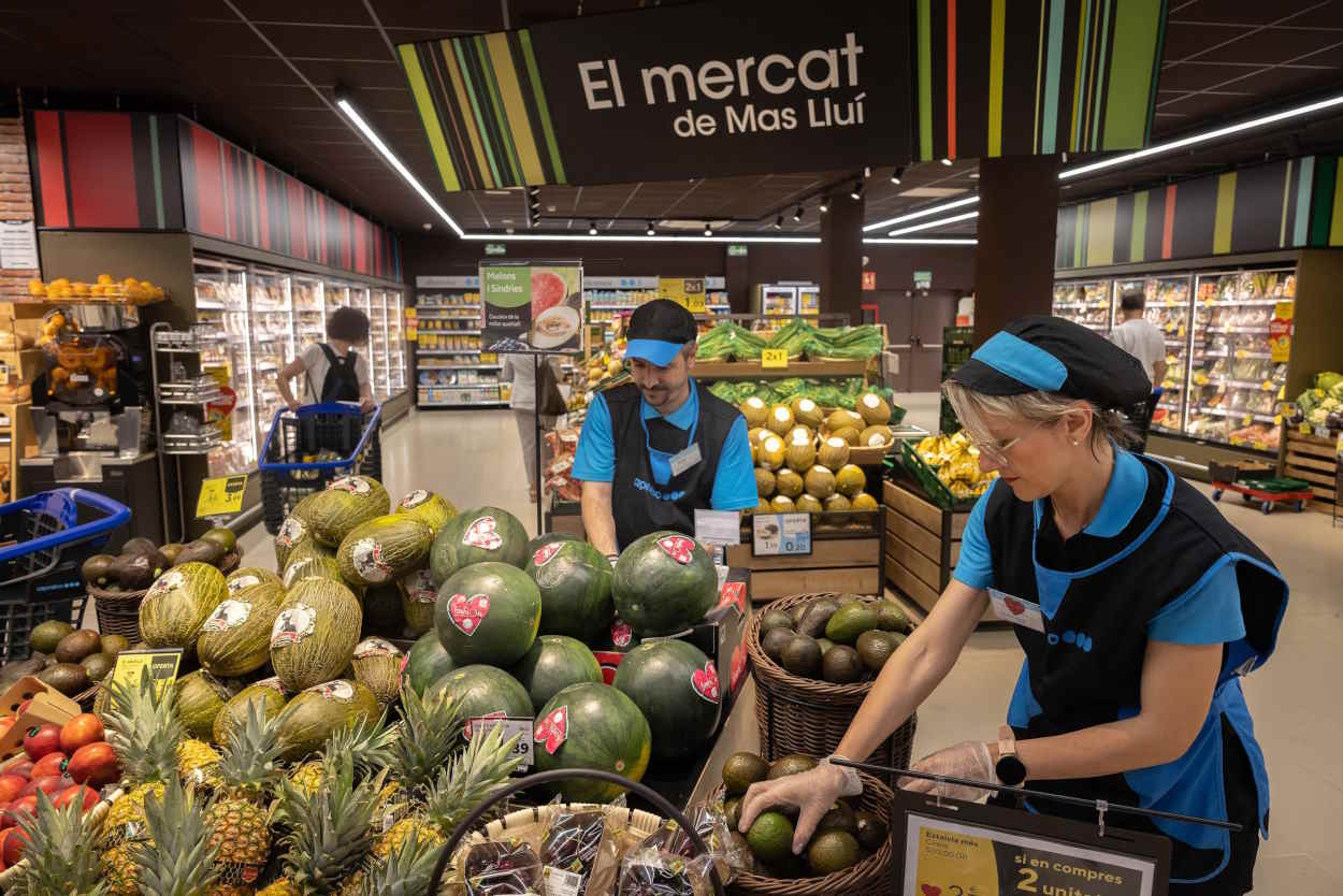 Fruta en un supermercado. EP