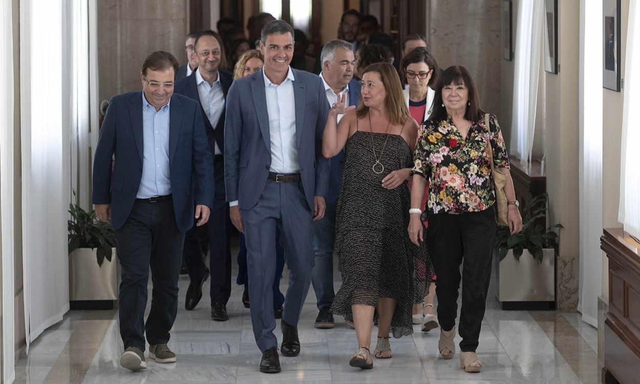 El líder del PSOE, Pedro Sánchez, a su llegada a la interparlamentaria en el Congreso. EP