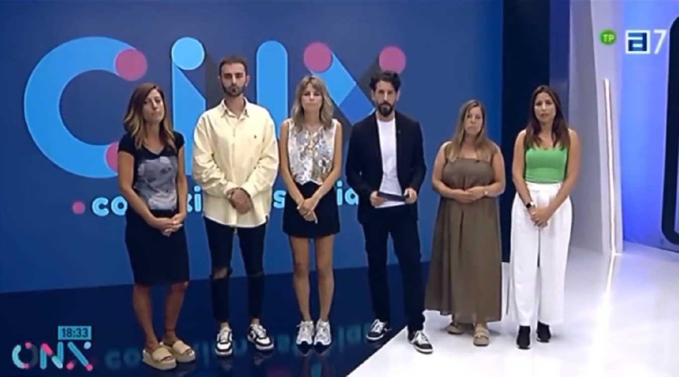 El equipo de 'Conexión Asturias' lamenta en directo el fallecimiento de María Bretón. TPA