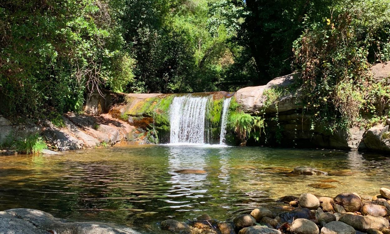 Cascada del río Garganta Mayor, cercana a la piscina natural Las Pilatillas, en Garganta La Olla, Cáceres. Irene G. Domínguez