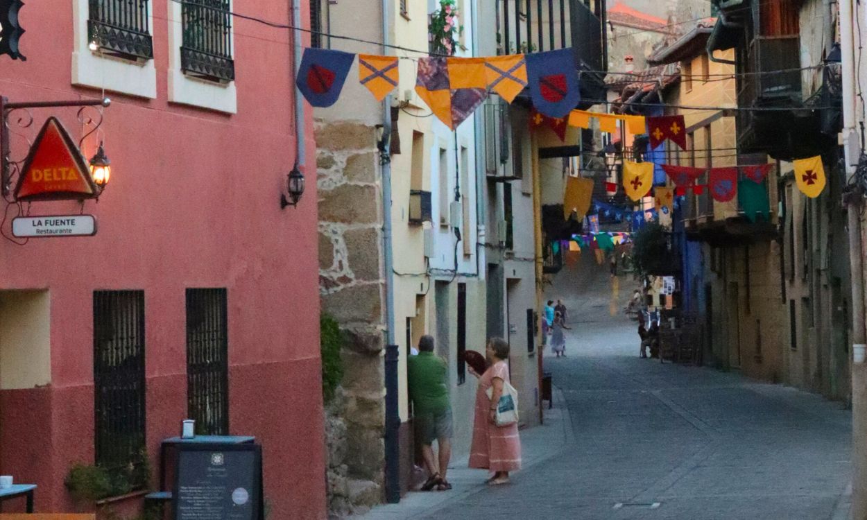 Decoración medieval por la semana cultural en Garganta La Olla, Cáceres.  Irene G. Domínguez