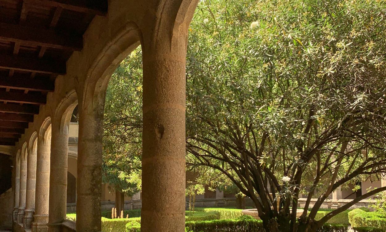 Columnas del patio interior del Monasterio de San Jerónimo de Yuste, Cáceres. Irene G. Domínguez