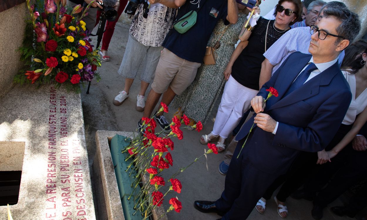 Félix Bolaños asiste al acto de entrega de restos de las víctimas de la Guerra Civil y el Franquismo de Pajares de Adaja y Navalmoral de la Sierra. EP