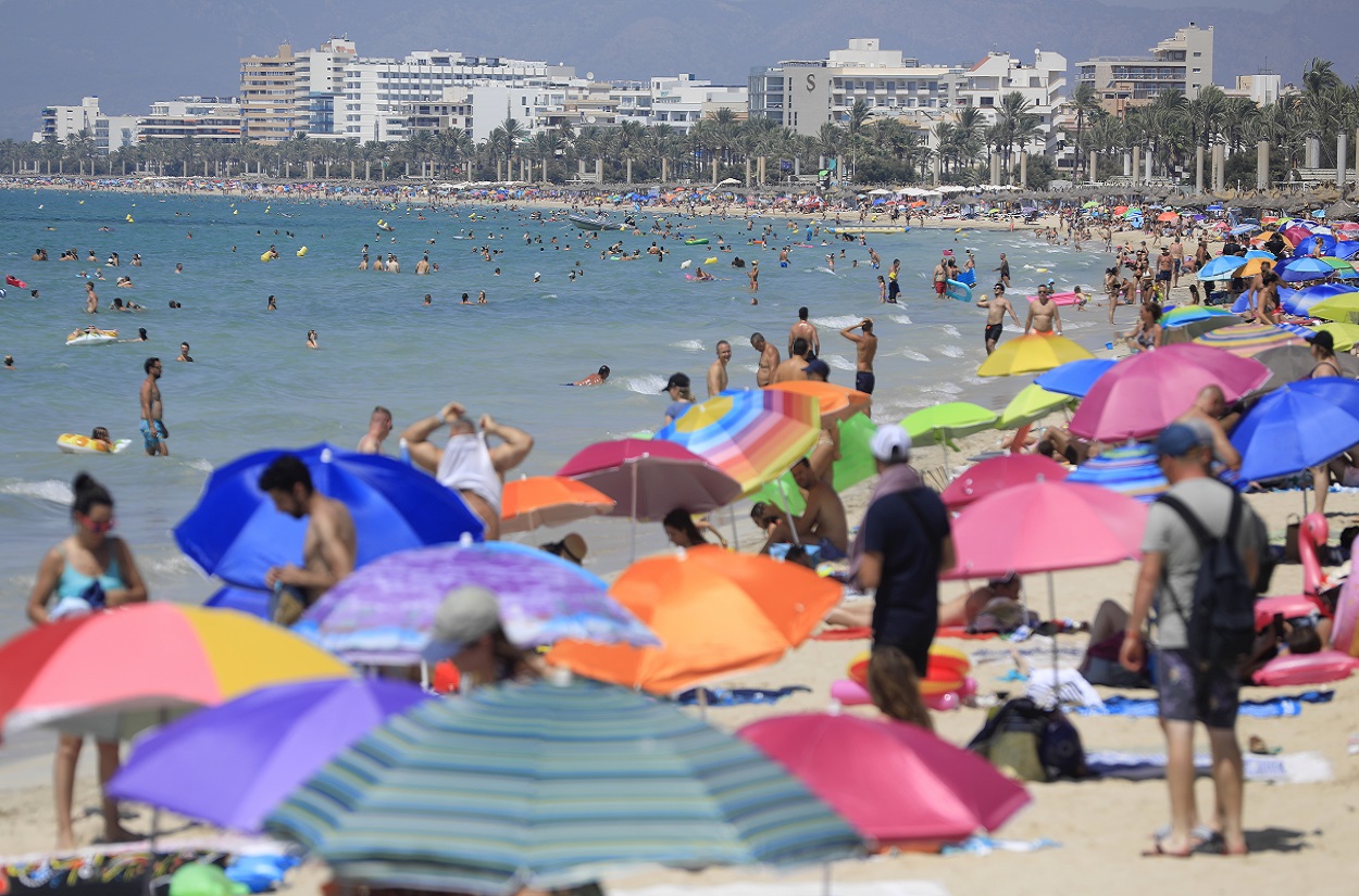 Imagen de una playa de Mallorca en verano. EP