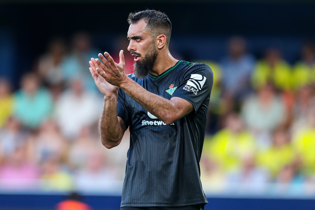 Borja Iglesias, en una imagen de archivo durante un partido con el Real Betis. EP.