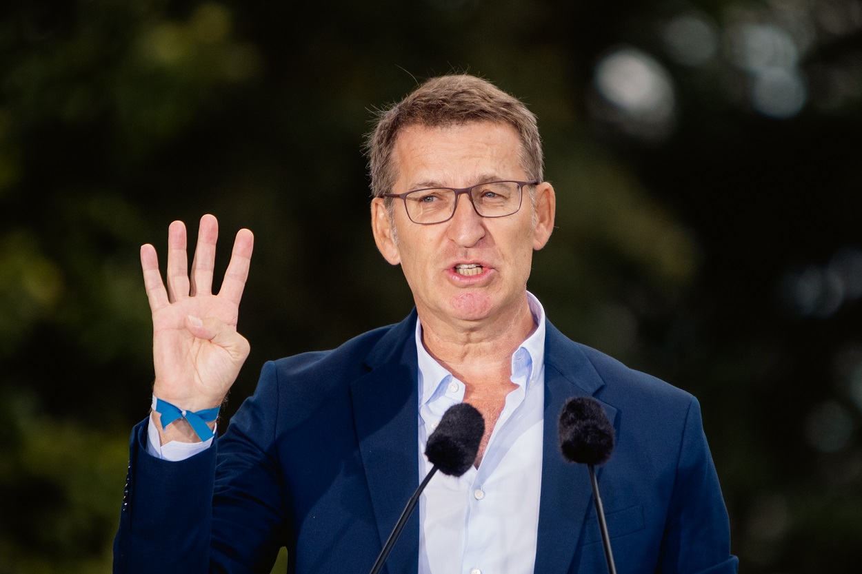 El presidente del Partido Popular, Alberto Núñez Feijóo, durante la inauguración del curso político en el Castillo de Soutomaior. EP.