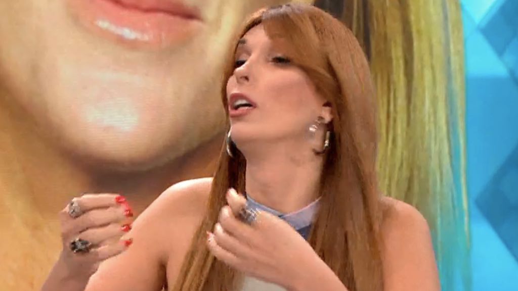 Valeria Vegas paraliza 'Y ahora, Sonsoles' con una broma que preocupa a Rebeca Haro. Atresmedia Televisión