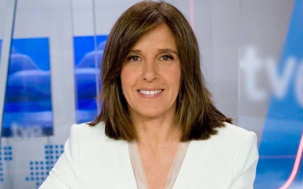 Ana Blanco será presentadora de 'Informe Semanal' pese a los rumores de jubilación anticipada. RTVE