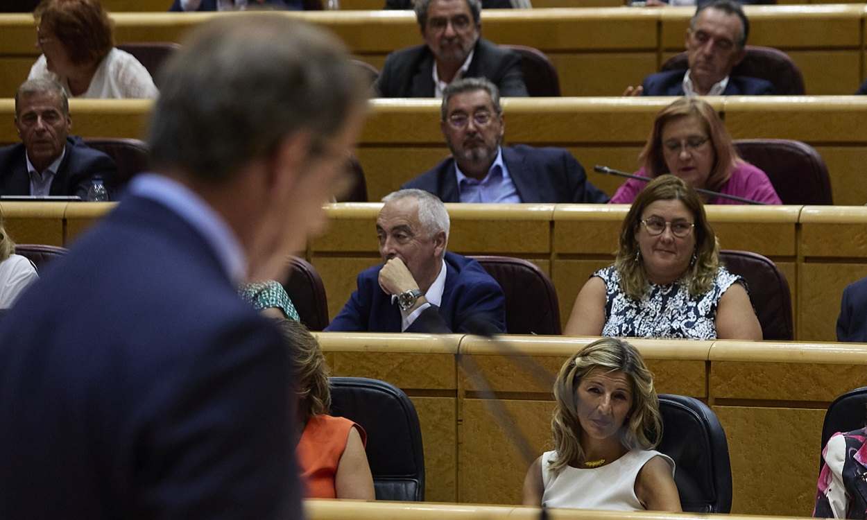 Yolanda Díaz, líder de Sumar, y Alberto Núñez Feijóo, presidente del PP, en el Senado. EP