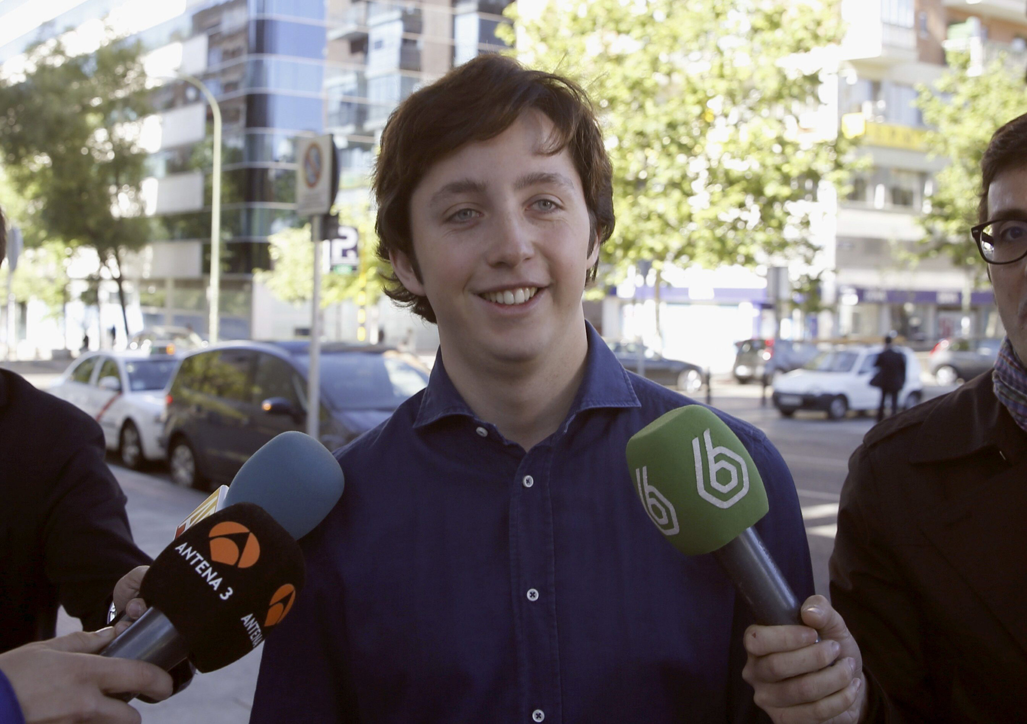 Francisco Nicolás, conocido como el pequeño Nicolás, a la entrada de los Juzgados de Plaza de Castilla