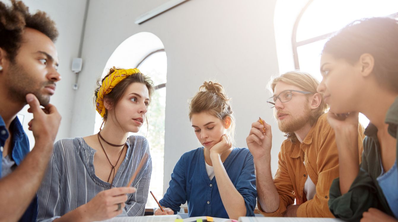 Nace The Bridge, una nueva aceleradora para emprendedores jóvenes con compromiso social. © Shutterstock WAYHOME studio