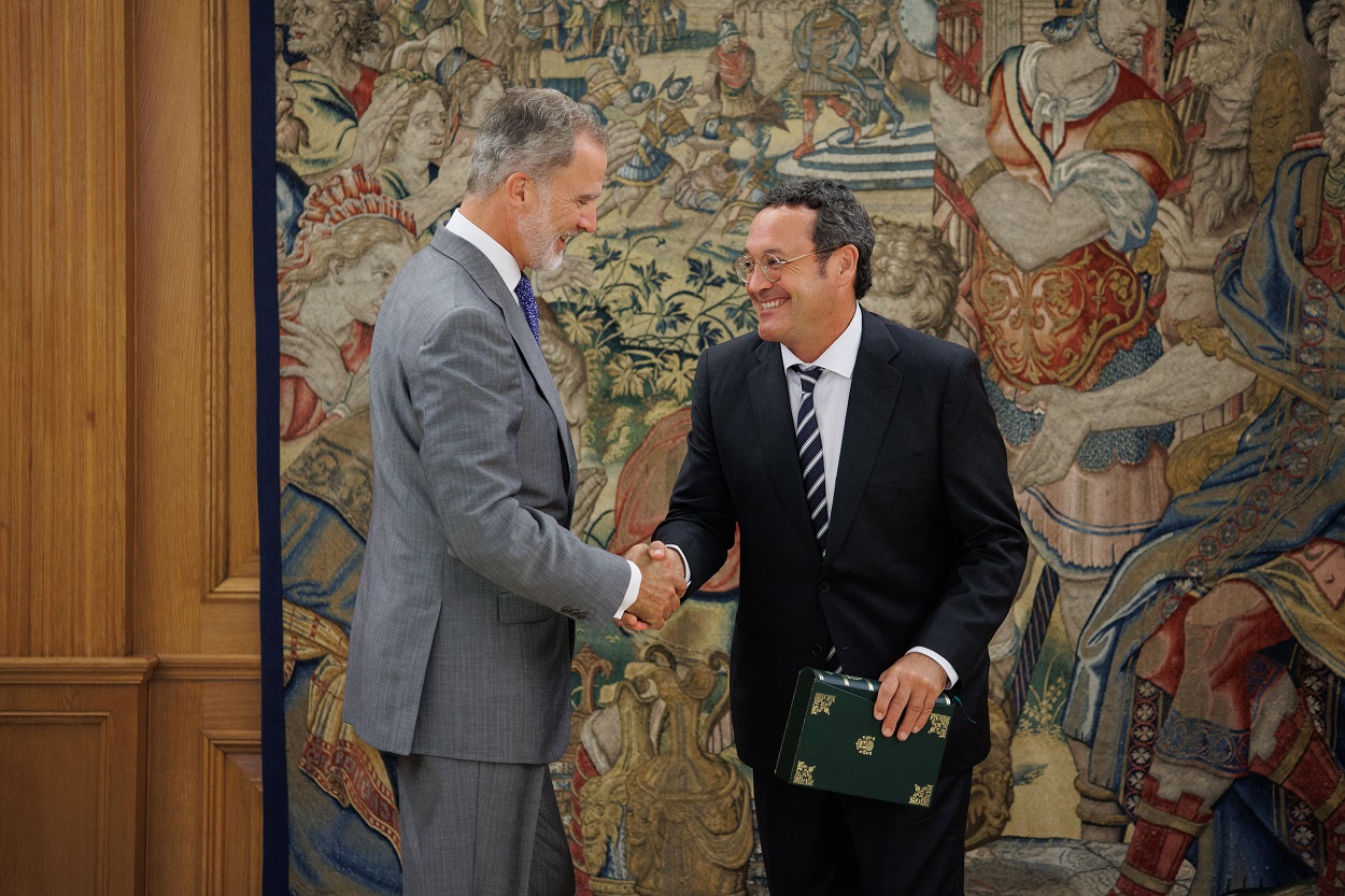 Felipe VI, en audiencia con el fiscal general, Álvaro Ortiz