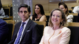 El presidente de Telefónica, José María Álvarez Pallete, junto a la vicepresidenta primera y ministra de Asuntos Económicos y Transformación Digital, Nadia Calviño. EP